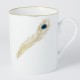 Ce mug en porcelaine de Limoges est décoré d’une plume de Paon, cet animal symbolique dans toutes les civilisations